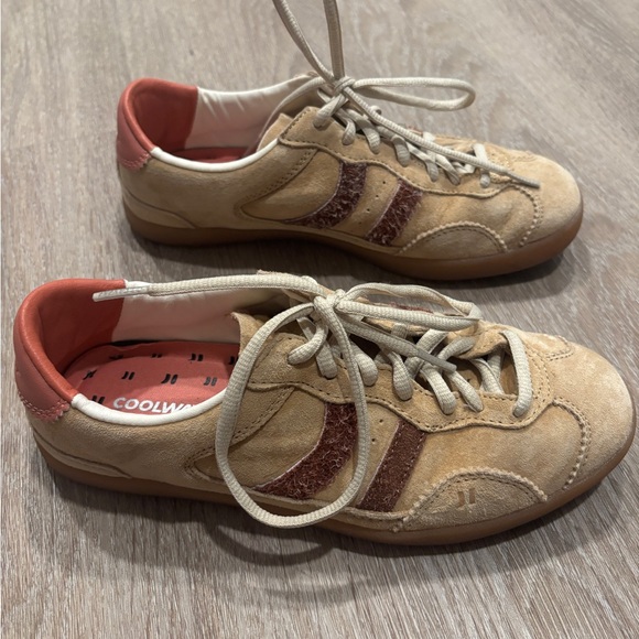 Coolway Women's Kizuna suede sneaker in honey - Picture 2 of 5